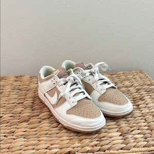 Nike Dunk Low Women’s Shoes (Tan/White)